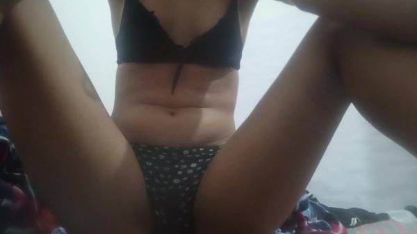 Play the complete movie called : Thand Lg Rhi H