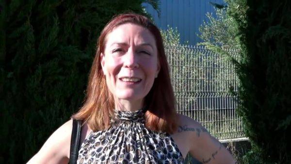 Enjoy watching complete scene titled : Wendy, 40, inaugurates her hair salon!