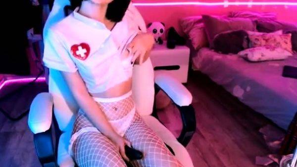 Stream hardcore video of : Brunette Solo Webcam Masturbation