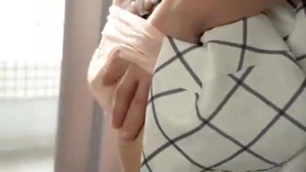 Enjoy watching the HD movie : 06379,A woman panting in full lewdness