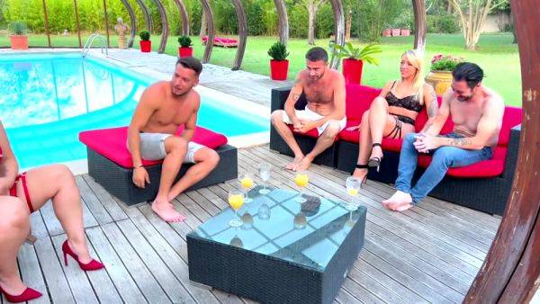 Enjoy watching uncut scene : Sensational improvised orgy for Alice, Giulia and Ashley!