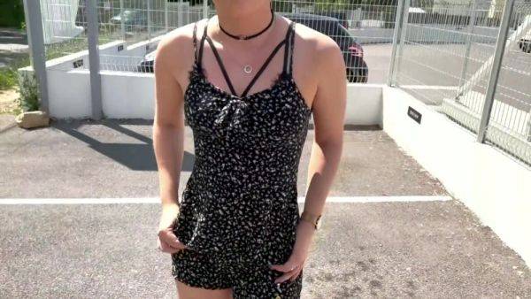 Watch this full movie called : Leila, 18, librarian in Toulouse!