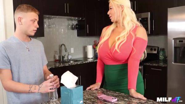 Watch full scene of : PAWG MILF London Gets Fucked By Neighbor Boy