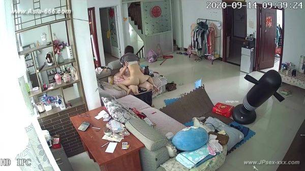 Hackers use the camera to remote monitoring of a lover's home life.609 - hotmovs.com - China on pornsfind.com