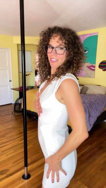 Watch uncut clip named : Amateur striptease and Solo masturbation