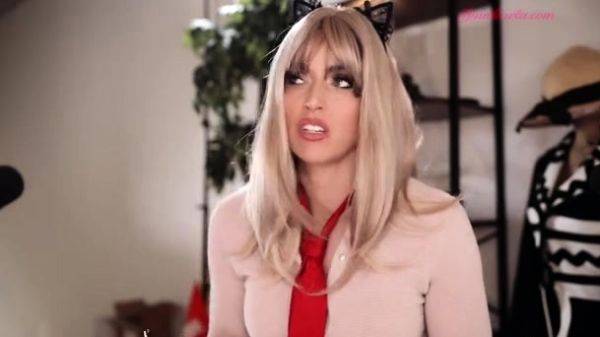 Enjoy watching the hardcore movie titled : Gina Carla - Dr G Has A New Employee