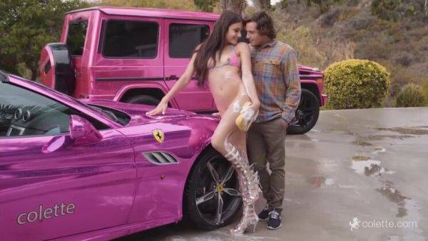 Stream complete scene named : Adria's Cum-Covered Outdoor Encounter