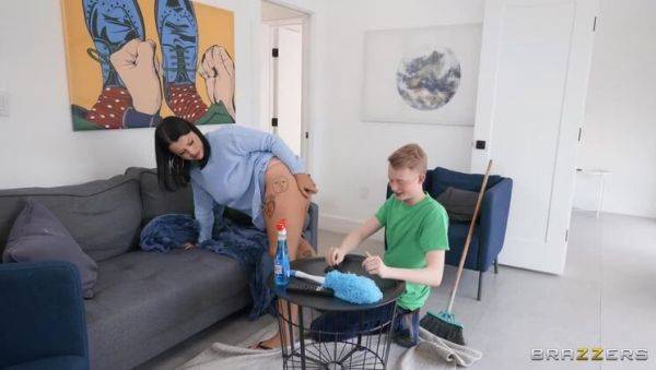 Play this uncensored video : My Buddy's Mom's Big Tits & Ass - Nadia White