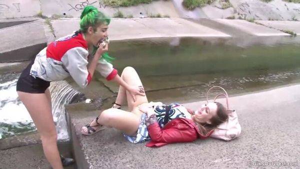 Play this complete movie : Anne and Emerald: Hair-Filled Outdoor Excursion - Part 2