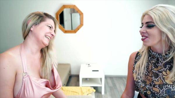 Stream the full video named : Cheyenne, 40 years old, jostled but fulfilled!