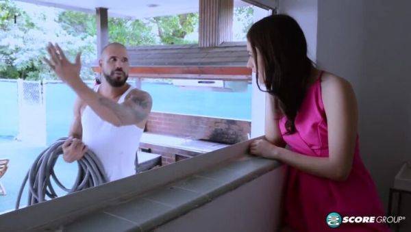 Enjoy watching this uncensored movie of : Lucie's Masturbation Tool