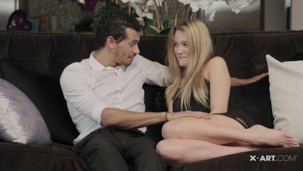 Stream uncensored video : Blonde Kenna: Meet the Fortunate Bastard (Hot Damn, It's Alex!)