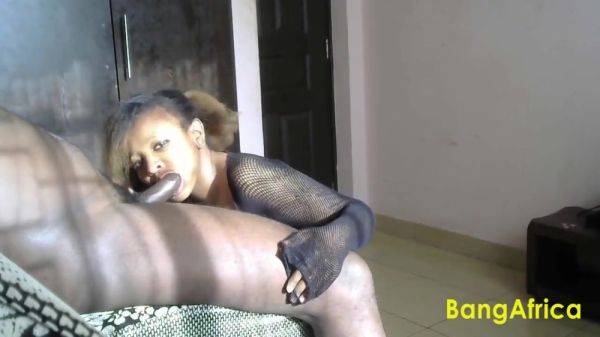 Play complete video titled : Amazing Head From Little Ebony Minx