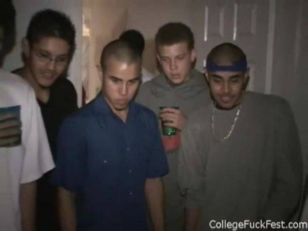 View full video of : Coed lesbo teens licking pussy