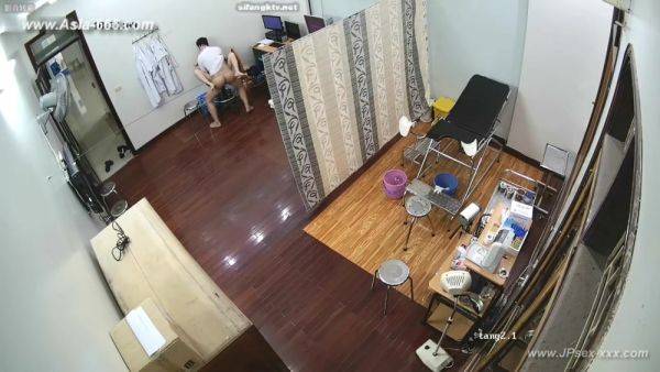 Hackers use the camera to remote monitoring of a lover's home life.615 - hotmovs.com - China on pornsfind.com