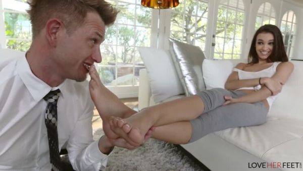 View full video : The Babysitter: Charity Crawford's Charitable Act