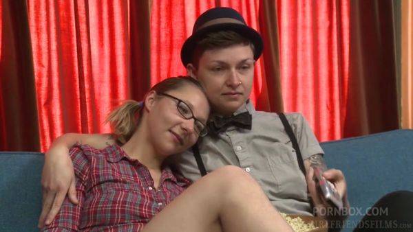 Play complete scene called : Squirting Lesbians Maggie Mayhem and Nic Switch go crazy - PissVids