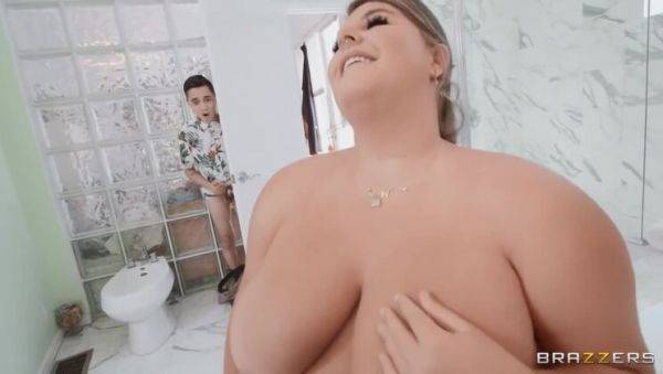 Enjoy watching this HD movie named : Big-Titted Brunette's Underwater Hand Job Leads to Facial