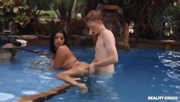 Stream HD scene of : Dive Into My Big Tits & Big Ass