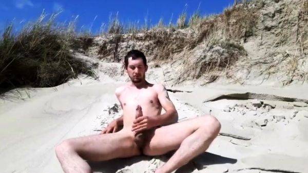 Exhibtionist jerking at the beach again - drtuber.com on pornsfind.com