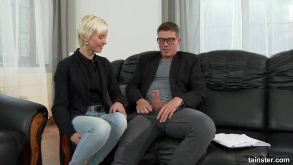 Stream this uncut clip : Blonde's Fingering Tutorial