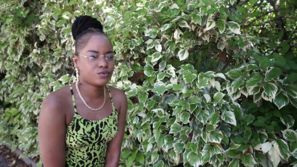 Stream the uncut clip called : Nathou, 23, is doing some crazy things!