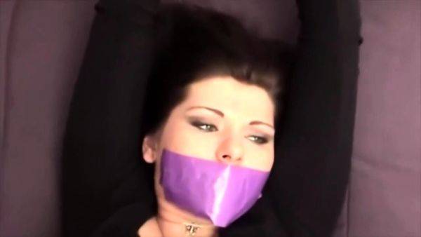 Watch the hardcore scene of : Sexy brunette wearing stockings masturbates webcam