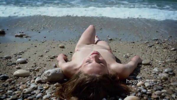 Cindy at the Nude Beach Alone - veryfreeporn.com on pornsfind.com