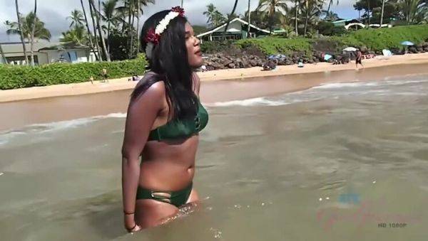 Yara Skye: Black Beauty's Intimate Encounter with a Sea Turtle on Beach - veryfreeporn.com on pornsfind.com