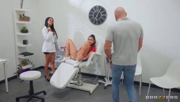 Watch this hardcore clip : Anissa Kate, Jmac, & Kiki Klout: A Threeway of Wet & Wild Pleasure / 8.6.2022