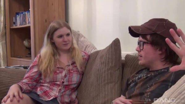 Stream the uncensored video : Mona Summers: The All-American Blonde Babe Gets a Cummy Facial from a Eager Nerd