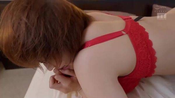 Watch this hardcore video of : 02399,A woman who is fucked and writhes in agony