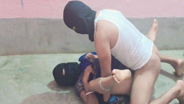 Bihari Friends Stepsister Got Oil And A Lot - desi-porntube.com - India on pornsfind.com