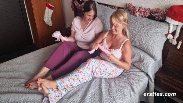 Best Friends Exchange Sexy Gifts Before Using Them To Have Lesbian Sex - hclips.com on pornsfind.com