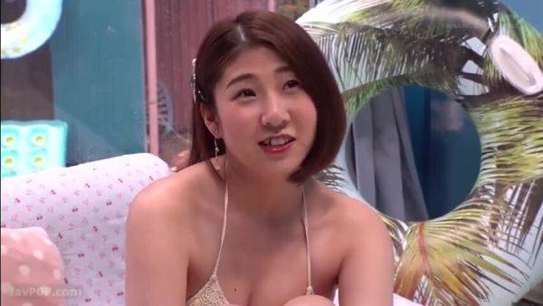 Enjoy watching this HD movie named : 240413童貞君のオナヌーをお手伝いe3