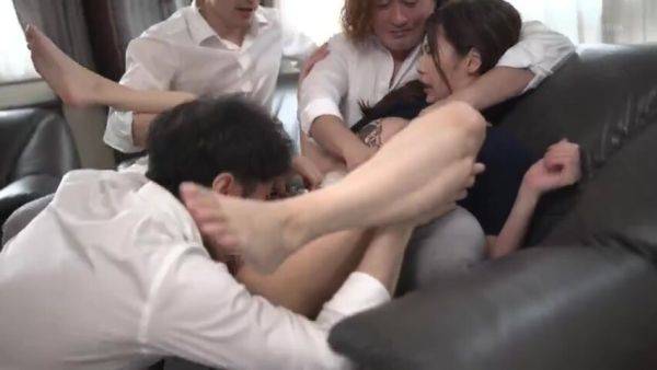 Stream complete scene called : BDCYFJMEFNNNVOLVGC42JUQ-154