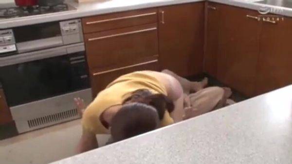 Play the HD clip of : 08033,A female voice leaks out in pleasure