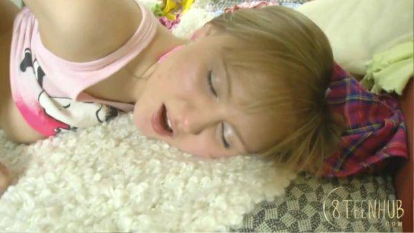 Stream the hardcore scene named : Yua Romanova - 8teenhub Hardcore