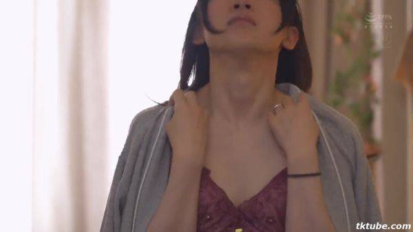 Enjoy watching the complete video titled : RHVDKSYJCHJYAMKZUM42JUQ542