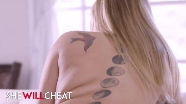 Play the full scene of : Claire Clouds And Anna Claire In Cheating Wife Finds Comfort On The Chefs Big Long Stick