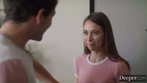 Enjoy watching this uncut movie called : Riley Reid's Initial Experience