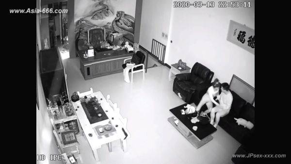 Play the hardcore video of : Hackers use the camera to remote monitoring of a lover's home life.622