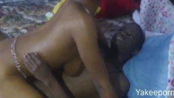 Stream the complete clip of : University Babe Got Fuck On Her First Day In Campus