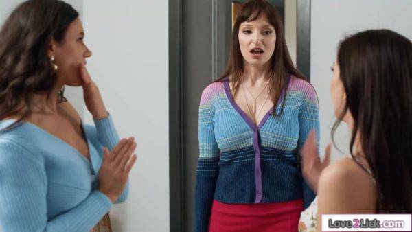 Stream complete clip of : My latina stepdaughter turns out to be my besties sugarbaby