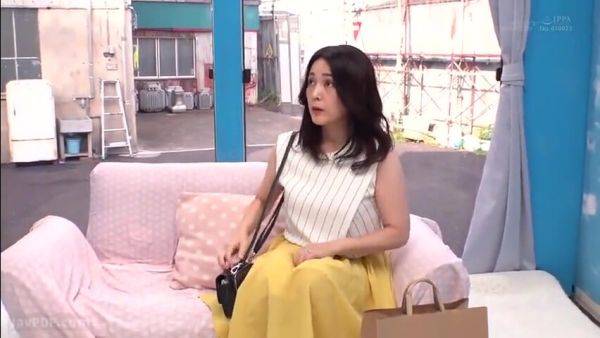 Play the full clip of : 240430ドスケベな奥さんとセクセクc4