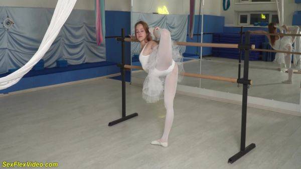 Ballerina Fucked 12 Min With Nicole Murkovski - upornia.com on pornsfind.com