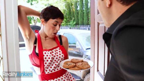 Sexy Housewife (Olive Glass) Mades Cookies For Her Neighbour But What She Really Wants Is His Cock - Reality Junkies - veryfreeporn.com on pornsfind.com