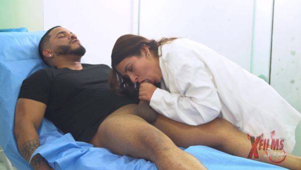 Doctora Peruana Ninfomana Folla A Paciente Porque Lo Ve Musculoso Y Dotado - upornia.com on pornsfind.com