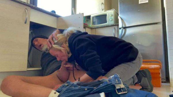 Passionate Blonde Wife Gives X-Rated Blowjob to Plumber, Cum Shot Included - veryfreeporn.com on pornsfind.com