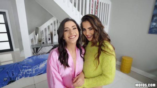 View the uncut movie titled : Peeping Tom Hits The Jackpot 1 - Natal